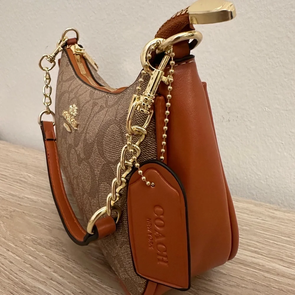 Luxury women brown Crossbody Bag with Gold Accents - Picture 2 of 3